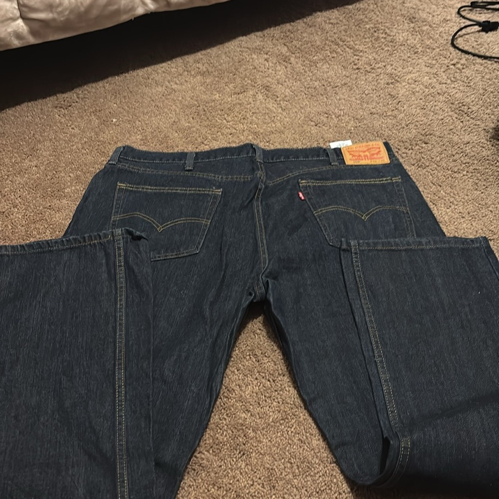 Levi’s - Picture 2 of 3